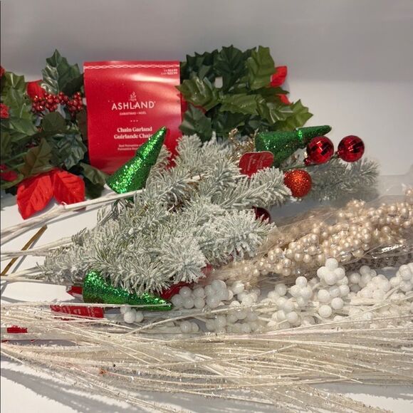 Ashland Red and Green Holiday Garland and wreath tiges - Picture 5 of 9